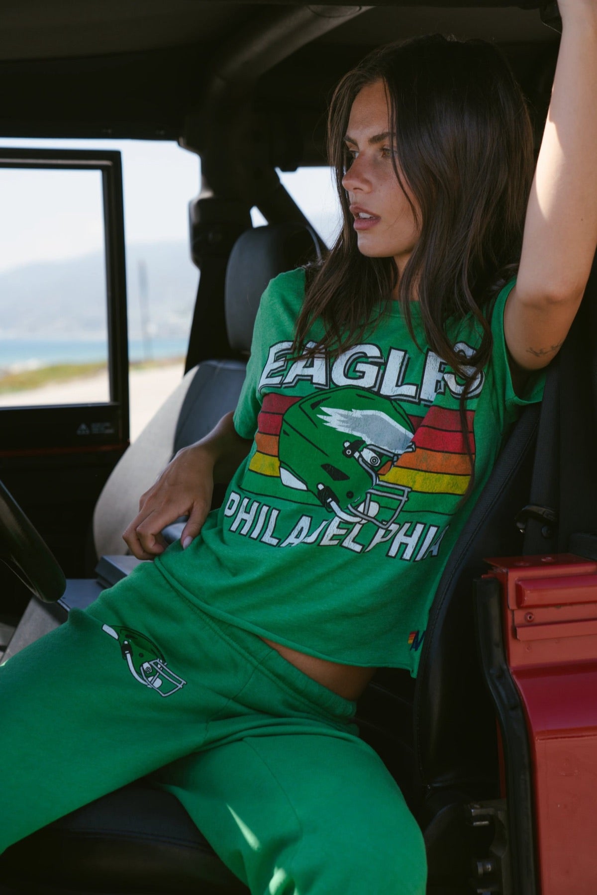 Philadelphia Eagles Helmet Tee, cropped fit